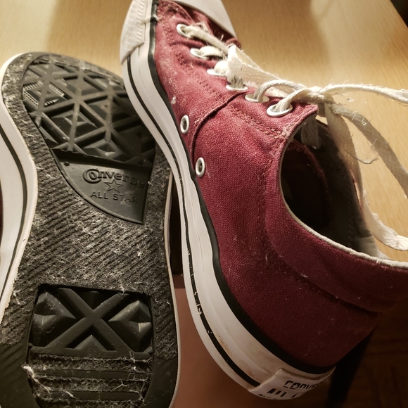 EUC CTAS maroon madison canvas lace kicks (9W; 7M) - Picture 3 of 8